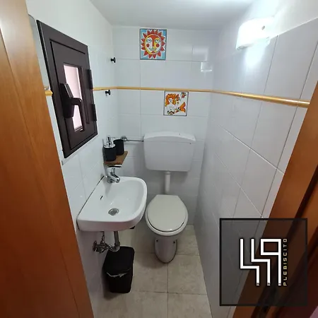 449 Plebiscito Apartment